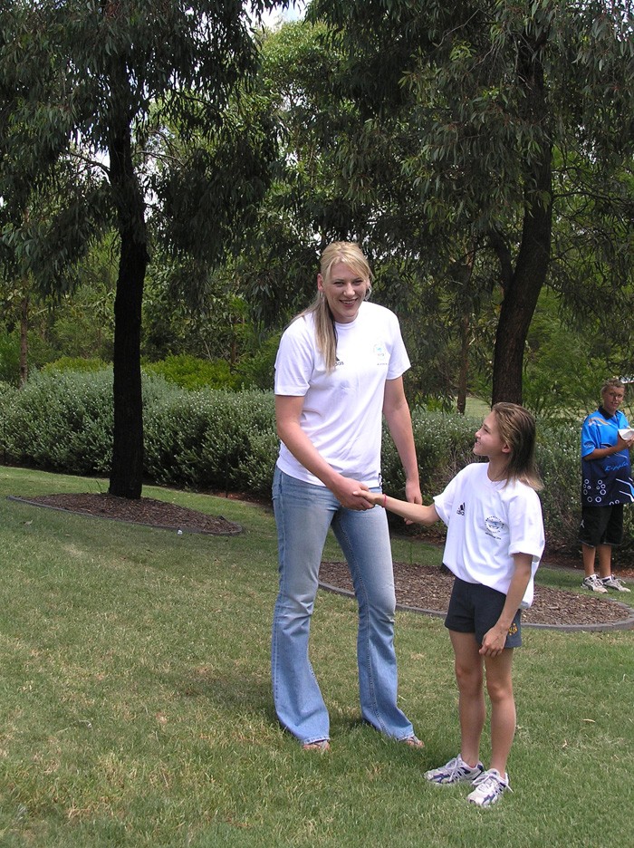 Lauren-Jackson-and-Melissa-Wu-shake-hands